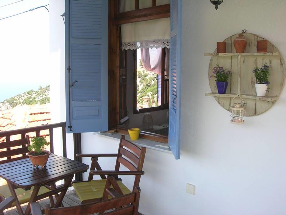 Athina'S House Hostal Skala Sotiros Exterior foto