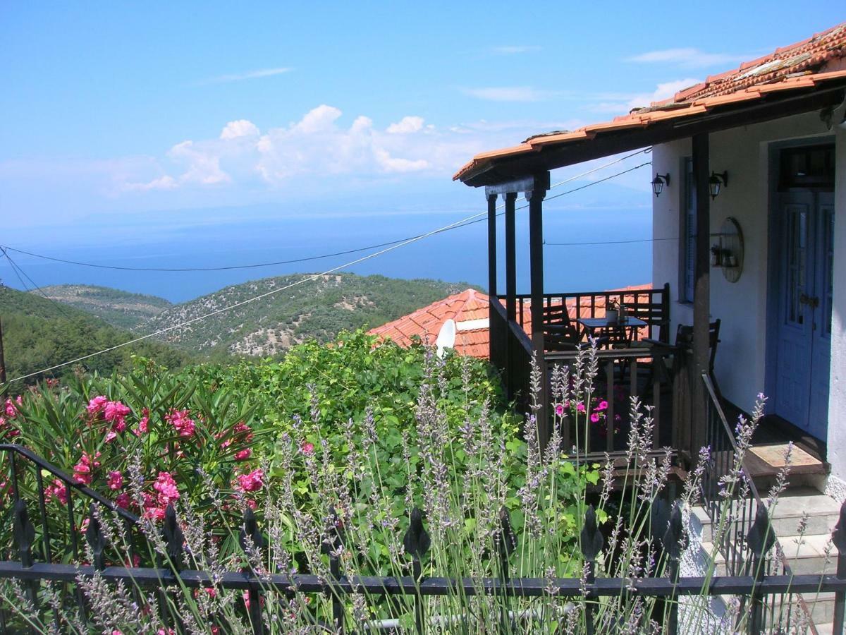 Athina'S House Hostal Skala Sotiros Exterior foto